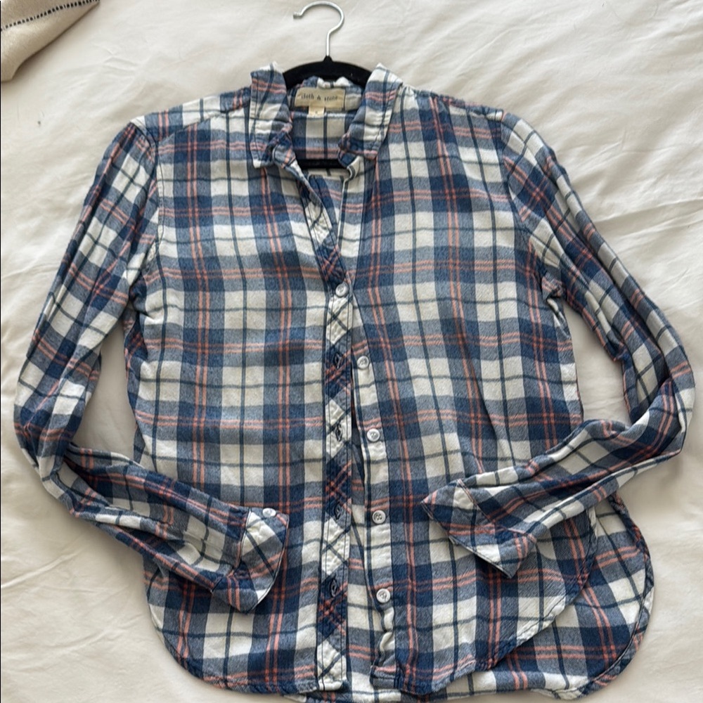 Cloth & Stone Blue and White Plaid Button Down Shirt